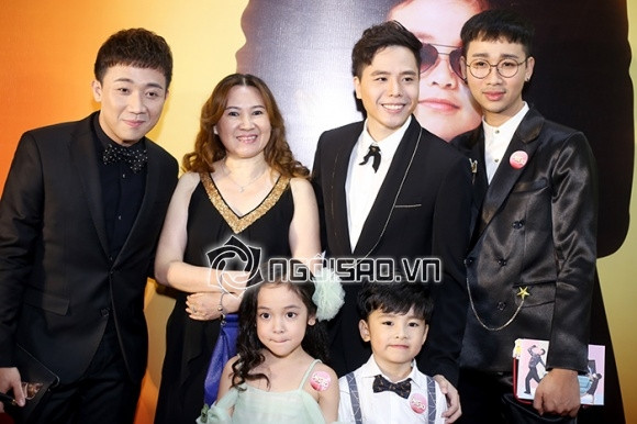 Trấn Thành đến chúc mừng Trịnh Thăng Bình. Ca nhạc sĩ Trịnh Thăng Bình trở thành nam chính của phim.