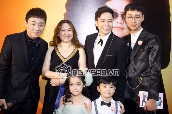 Trấn Thành đến chúc mừng Trịnh Thăng Bình. Ca nhạc sĩ Trịnh Thăng Bình trở thành nam chính của phim.