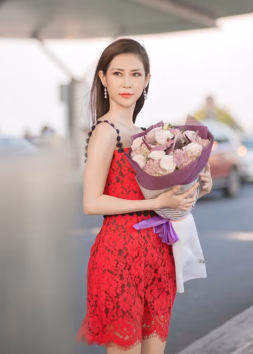 Tại cuộc thi này, Á khôi du lịch Liên Phương đại diện Việt Nam tham gia và giành giải Á hậu 1.