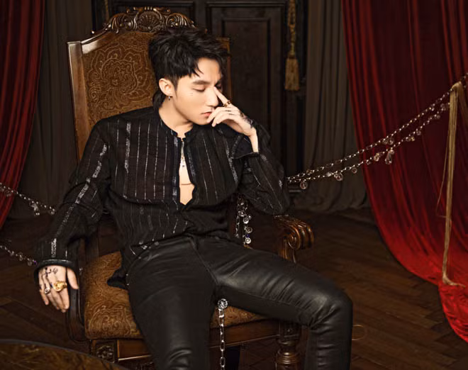 Vào những ngày cuối tháng 4, người hâm mộ Sơn Tùng M-TP từng một phen xôn xao trước tin đồn thần tượng của họ đã chia tay bạn gái Thiều Bảo Trâm sau nhiều năm hẹn hò. Thông tin này xuất hiện sau khi Thiều Bảo Trâm chia sẻ úp mở trên trang cá nhân về việc “cơm không lành, canh không ngọt” cùng người yêu.