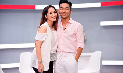 Khánh Thi tình cảm bên chồng kém tuổi Phan Hiển. Ảnh: Lê Nhân.