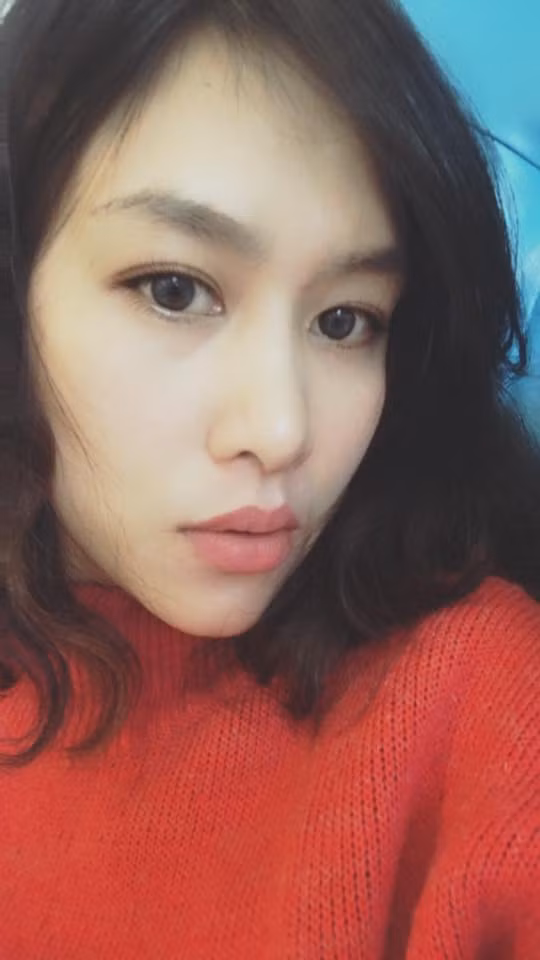 Dù được đánh giá cao bởi lối diễn xuất tự nhiên nhưng Hà Hương không theo nghề này. Cô quay trở về với niềm đam mê múa và an phận với công việc văn phòng. Hà Hương kết hôn năm 2008 với một cán bộ một ngân hàng. Cả hai người nên duyên nhờ... tennis. Hiện tại, cuộc sống của Hà Hương vẫn rất hạnh phúc bên chồng và hai con.