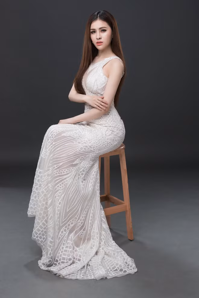 Đại diện của Thư Dung cho hay sẽ lên tiếng sớm về vụ việc này. Hiện phía Thư Dung đang trên đường mang váy đến trả NTK.