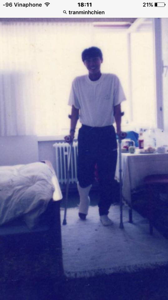 Trần Minh Chiến giải nghệ vì bị đứt dây chằng gối.