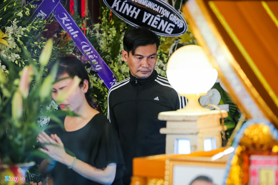 Diễn viên Tiết Cương lặng lẽ từ biệt đàn anh lần cuối.