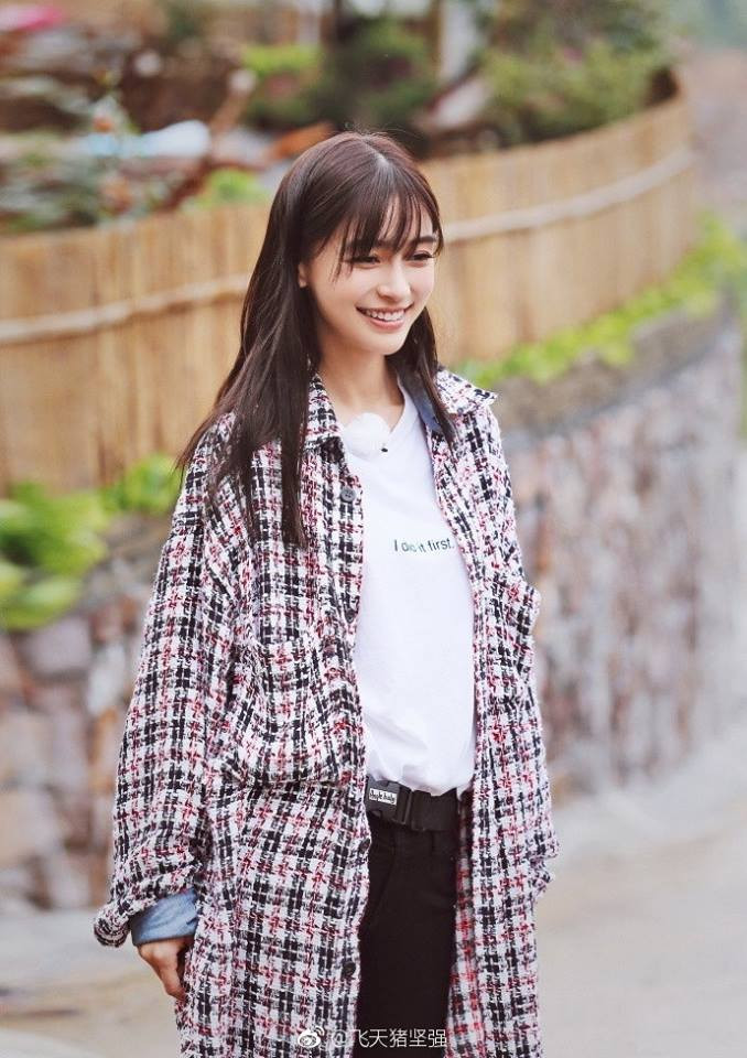 AngelaBaby xinh đẹp khi tham gia chương trình.