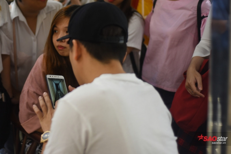 Theo quan sát, suốt buổi ghi hình, danh hài Trường Giang liên tục có biểu hiện thất thần khi không thể tin được chuyện này xảy ra.