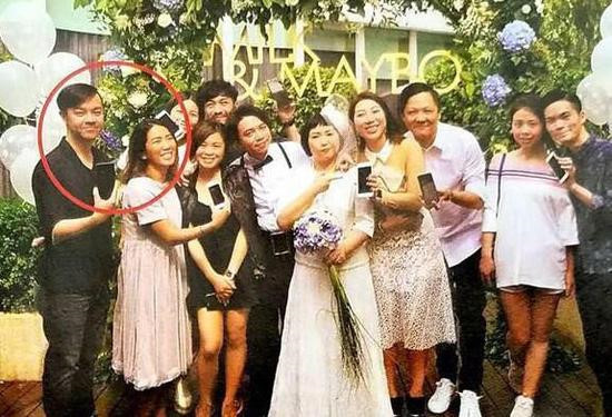 Hình ảnh vào tháng 10/2017, A Wing vẫn xuất hiện bên người cũ.