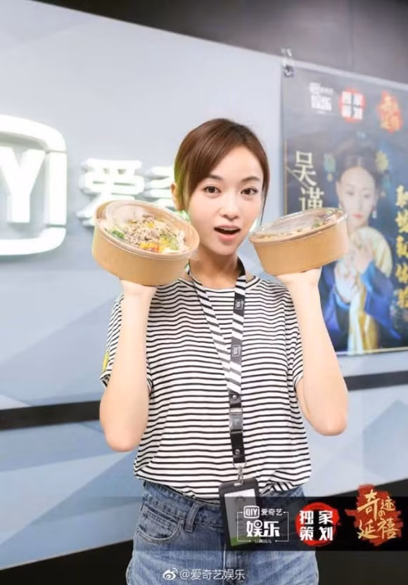 Ngo Can Ngon mat sung met moi lo dien sau scandal “chanh choe”