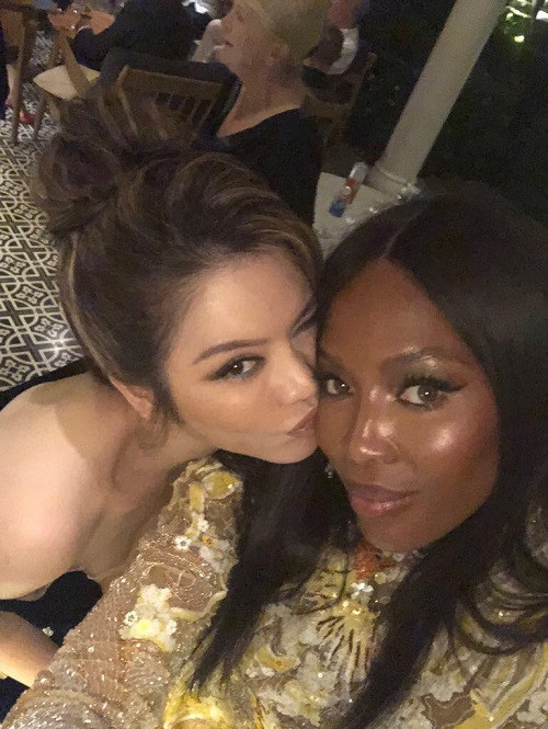 Sau sự kiện, cả hai được cho là đã kéo nhau đi tâm sự riêng, chụp rất nhiều ảnh "tự sướng", trước khi nữ siêu mẫu ra sân bay về Mỹ, hôm 3/6.