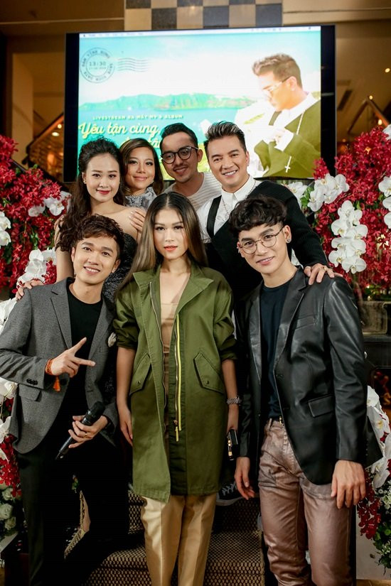 Ca sĩ Đàm Vĩnh Hưng cũng tiết lộ về dự án âm nhạc sau album "Yêu tận cùng, đau tận cùng" và kế hoạch thực hiện một bộ phim điện ảnh. Vào tháng 6 này, anh sẽ tiếp tục tổ chức họp báo giới thiệu album tại một vùng biển đẹp.