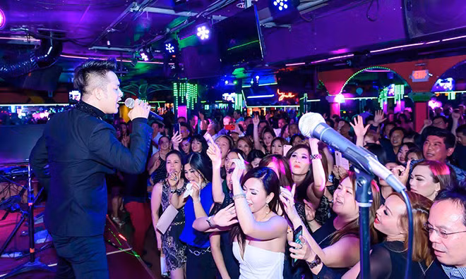 Con nuôi Ngọc Sơn cho biết anh từng chứng kiến nghệ sĩ trong showbiz tán gia bại sản vì đam mê cá độ.