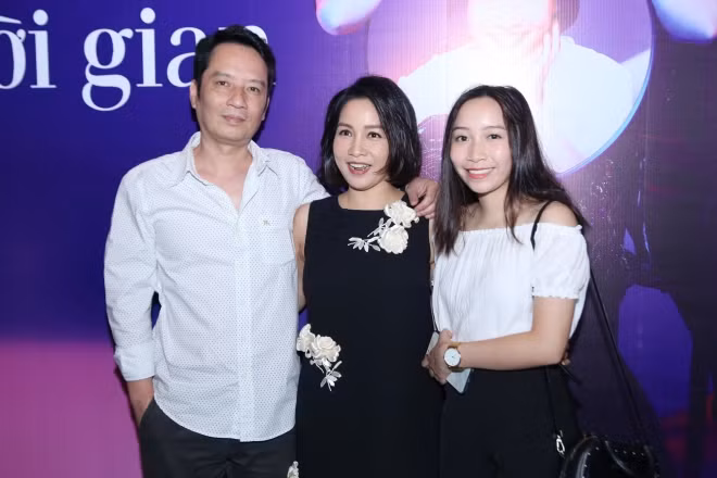 Tour diễn lần này dù không có sự góp mặt của Anna Trương nhưng cô con gái Mỹ Anh sẽ trở thành ca sĩ khách mời khi song ca một số ca khúc cùng mẹ.