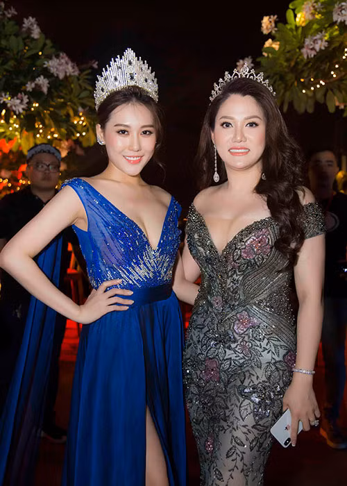 HH Phan Hoàng Kim đọ sắc cùng đương kim HH Doanh nhân Xuân Hương.