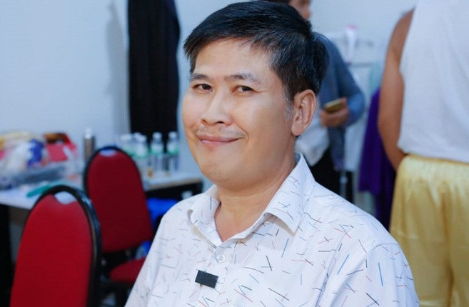 Phước Sang xuất hiện khá gầy gò tại hậu trường Sao nối ngôi.