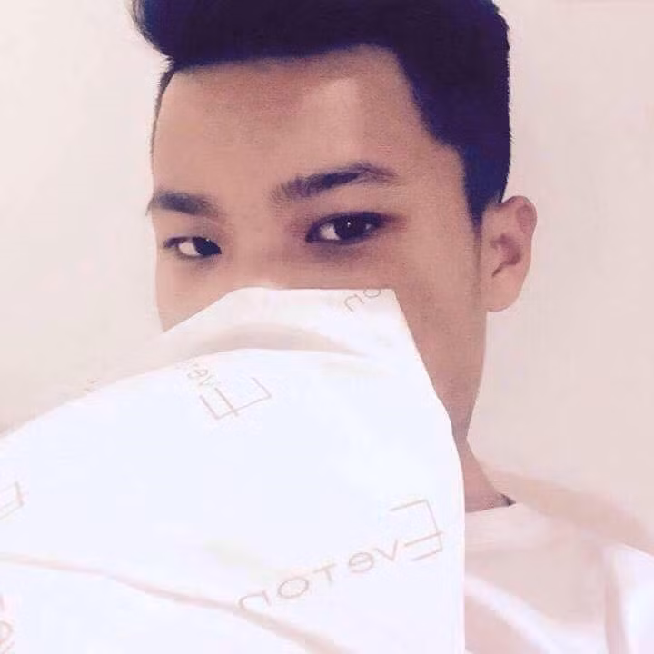 Viết Chung mong muốn sau khi ra trường có thể trở thành nhà thiết kế đồ hoạ chuyên nghiệp.