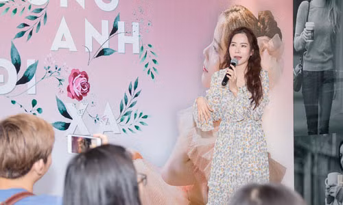 Nam Em chia sẻ trong buổi ra mắt MV. (Ảnh: Đại Dương)