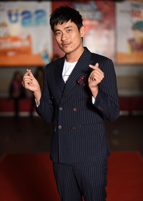 Trước những chia sẻ của Nam Em, Kiều Minh Tuấn hài hước, anh xấu nhưng có duyên và ở trên phim trường có lẽ Nam Em thấy được sự hào nhoáng của anh.