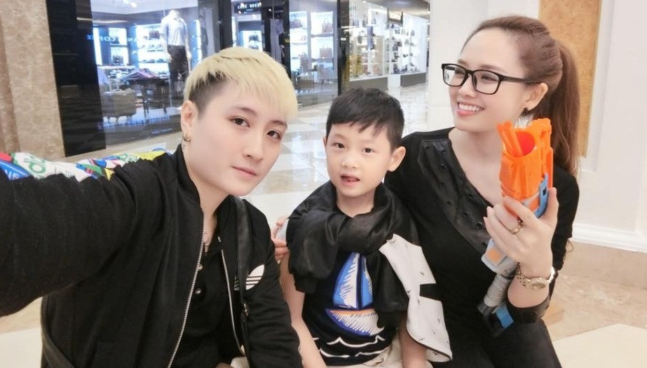 Ngọc Trang từng một lần đổ vỡ hôn nhân. Con trai của cô năm nay đã học lớp 3, cậu bé từng khá thân thiết với bạn trai của mẹ.