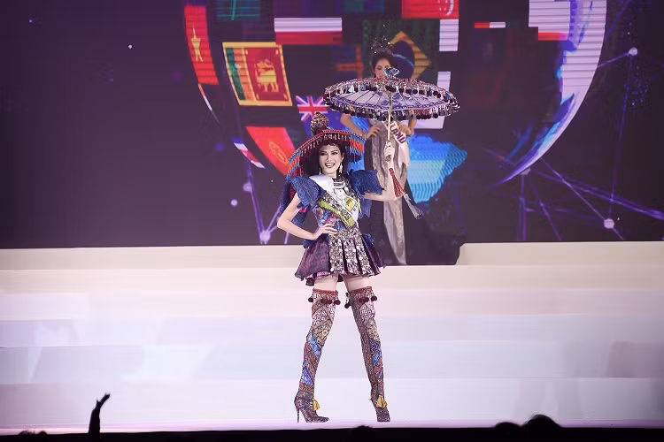 Đại diện Việt Nam đã có phần trình diễn tự tin.