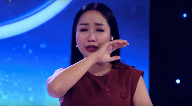 Ốc Thanh Vân khóc trên sóng truyền hình vì nhớ lại cú sốc mất cha.