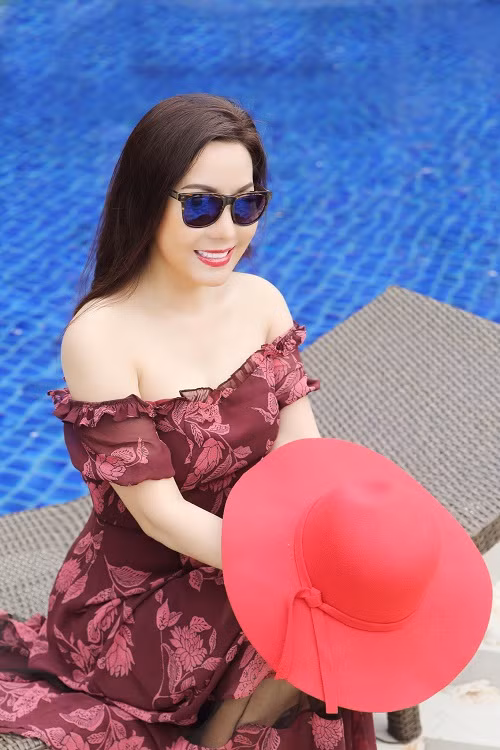 Ở Ngô Thị Kim Chi toát lên hình ảnh người phụ nữ hiện đại, tự tin, toả sáng.