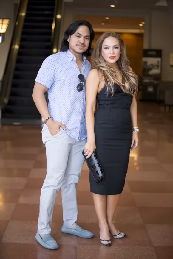 Danh ca Thanh Hà đành hoãn hôn lễ vì mẹ chồng bệnh nặng.