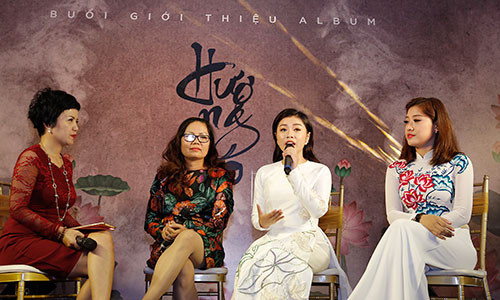 Thu Hằng chia sẻ về cơ duyên thực hiện album nhạc Phật. (Ảnh: Hoà Nguyễn)
