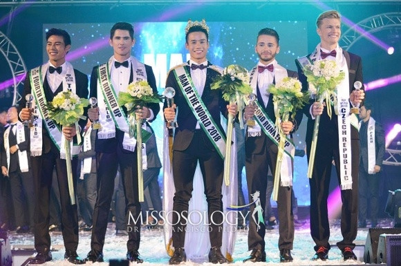 Trong suốt cuộc thi, chàng trai đất Việt luôn nằm trong top thí sinh được các chuyên trang sắc đẹp đánh giá cao.