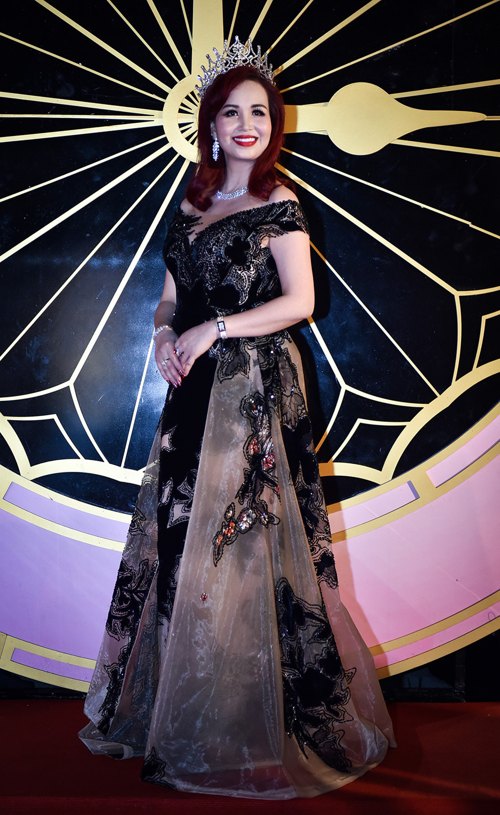 Hoa hậu Nguyễn Diệu Hoa đăng quang năm 1990.