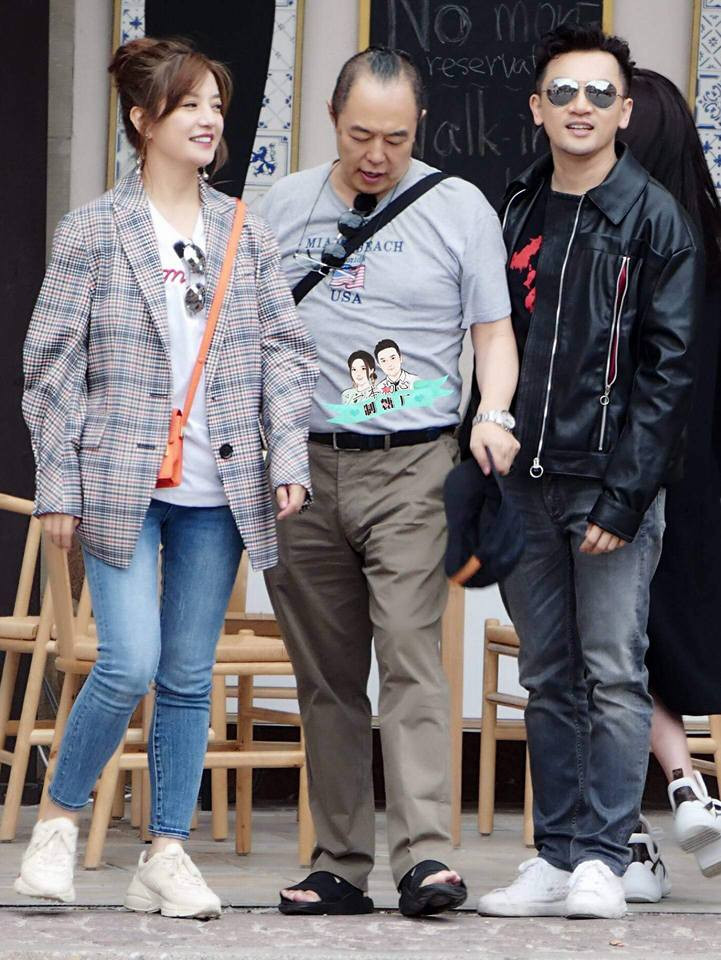 Nhà hàng Trung Hoa mùa hai dự kiến lên sóng vào 13/7 tới, người hâm mộ sẽ được chứng kiến tài nấu nướng của các ngôi sao Triệu Vy, Tô Hữu Bằng, Thư Kỳ.