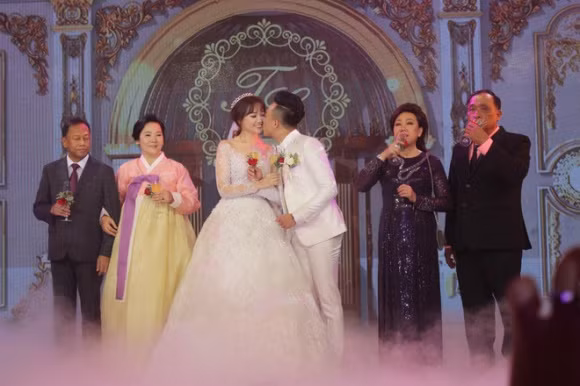 Đại diện truyền thông của Trấn Thành và Hari Won đã lên tiếng về thông tin mang thai.