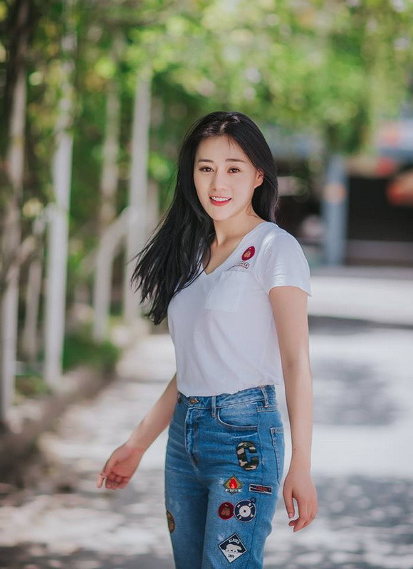 Trước Quỳnh búp bê, Phương Oanh tham gia nhiều dự án phim, trong đó có Ngược chiều nước mắt.