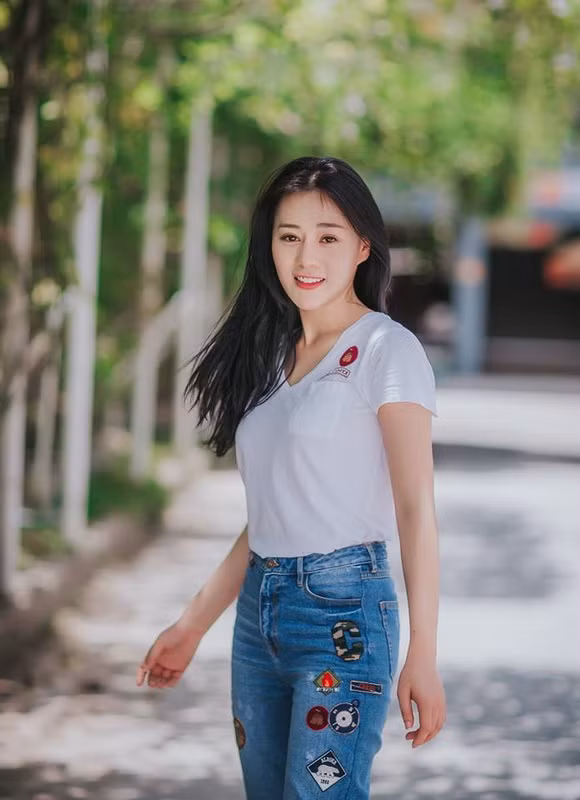 Trước Quỳnh búp bê, Phương Oanh tham gia nhiều dự án phim, trong đó có Ngược chiều nước mắt.