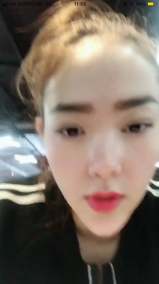 Minh Hang lai de lo cam tam giac nguoc dang so-Hinh-3