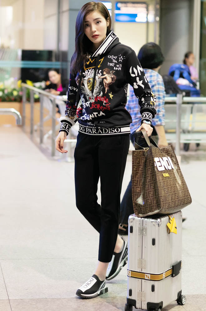 Nguyễn Cao Kỳ Duyên là đại diện duy nhất của Việt Nam tham dự chuỗi sự kiện ở Tuần lễ thời trang Paris năm nay.