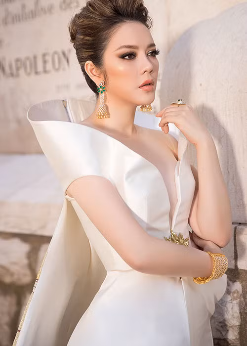 Tại Cannes 2018, Lý Nhã Kỳ xuất hiện với tư cách vừa là nhà đầu tư và đồng sản xuất phim, vừa là nhà bảo trợ cho quỹ Cinefondation.