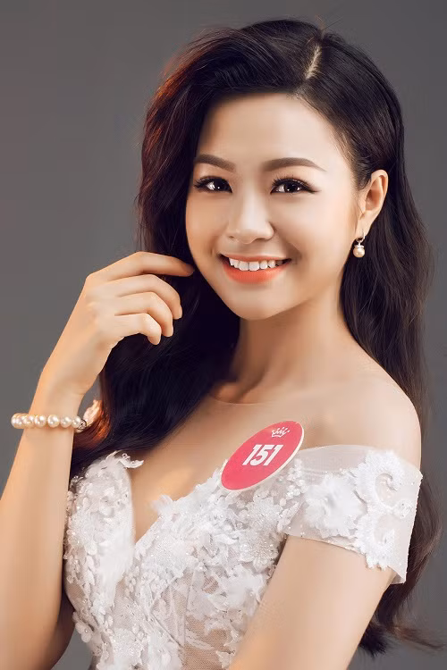 Diện trang phục dạ hội kết hợp trang sức ngọc trai, dàn thí sinh Hoa hậu Việt Nam đẹp gây mê.