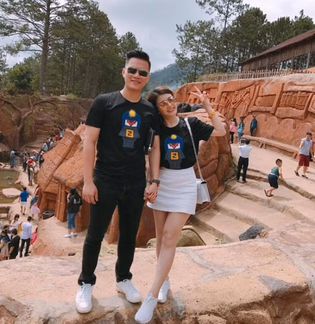 Hình ảnh hiếm hoi của Tố Ny và bạn trai được nữ ca sĩ chia sẻ cách đây không lâu.