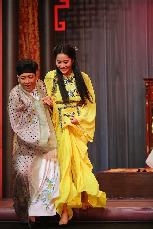 Ồn ào tình cảm của Trường Giang và Nam Em đang khiến cả showbiz Việt dành nhiều thời gian quan tâm.