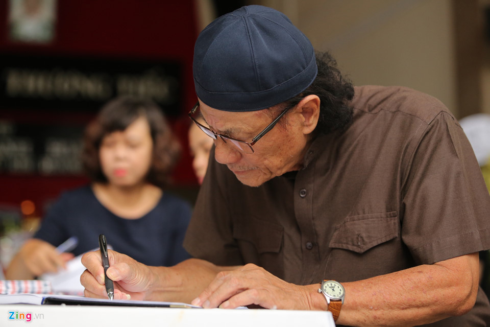 Đối với đạo diễn Lê Cung Bắc, Thanh Hoàng là diễn viên xuất sắc, luôn có những giây phút xuất thần trước ống kính. Ông đánh giá cố nghệ sĩ là một trong những diễn viên giỏi nhất trong việc truyền cảm xúc nhân vật đến người xem.