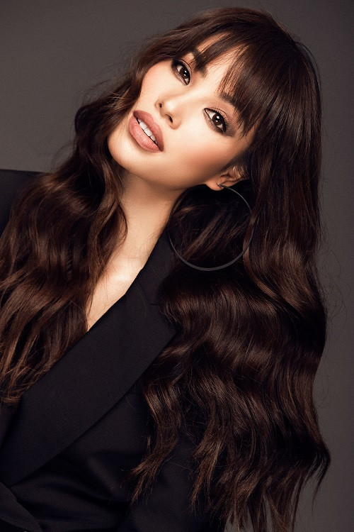 Tham gia vào đội ngũ của Renew Artists đồng nghĩa với việc Hoa hậu Phạm Hương có nhiều cơ hội xuất hiện trong các sự kiện quốc tế.