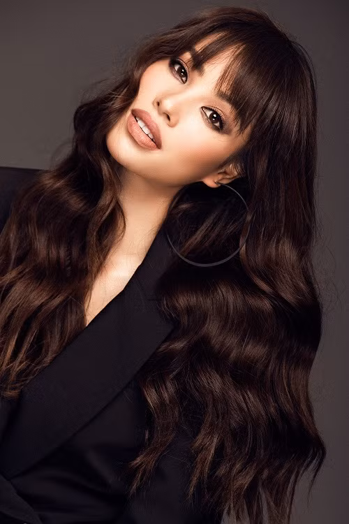 Tham gia vào đội ngũ của Renew Artists đồng nghĩa với việc Hoa hậu Phạm Hương có nhiều cơ hội xuất hiện trong các sự kiện quốc tế.