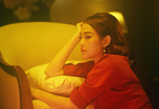 Sau nhiều ngày giữ im lặng giữa tâm bão scandal, Minh Hằng cũng lên tiếng về tin đồn ki bo, keo kiệt với stylist cũ.