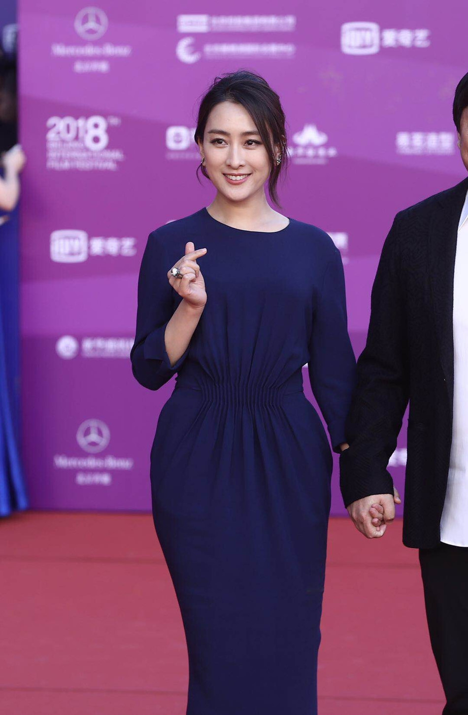 Nữ diễn viên Bạch Phát ma nữ Mã Tô với phong cách kín cổng cao tường. Cô là diễn viên quen thuộc trên màn ảnh nhỏ.