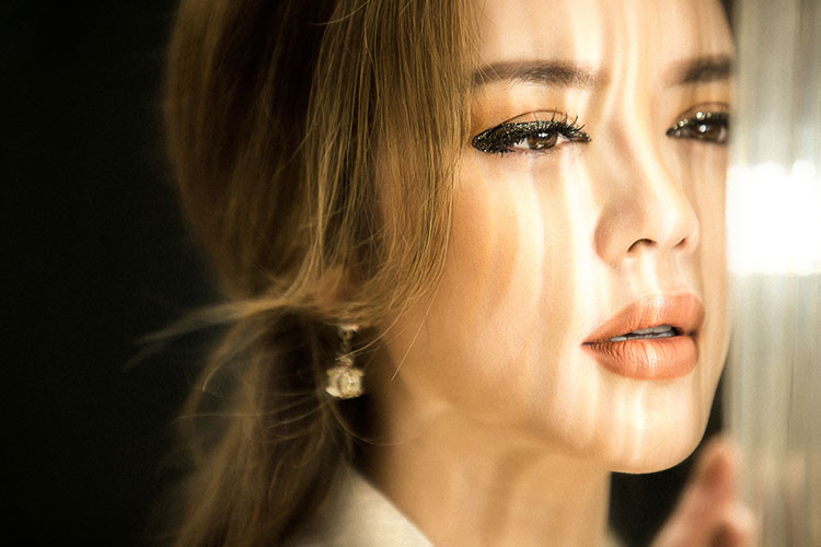 Cận hình ảnh xinh đẹp của Lý Nhã Kỳ.