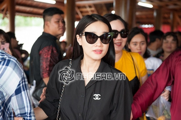 Nữ diễn viên đi cùng hội bạn thân mà không có Trường Giang bên cạnh.