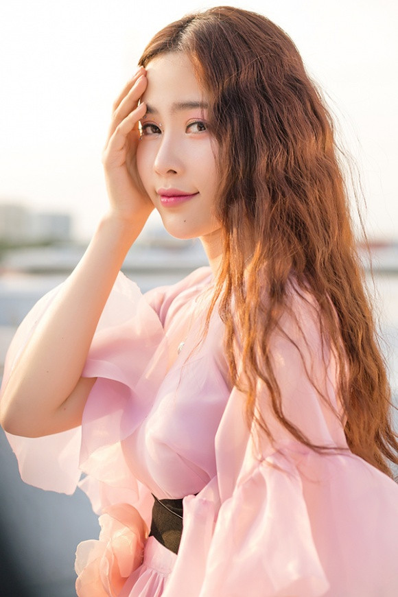 Cô khẳng định cả hai chỉ dừng lại ở mức độ bạn bè.