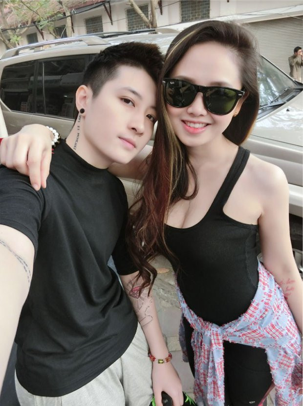 Thật ra, từ trước tới nay, tôi sống không cần đàn ông cho lắm, nhưng trước đó, tôi không cảm nhận rõ ràng rằng mình có les hay không. Cho đến khi gặp được Lin Jay, tôi có cảm giác như mình đã tìm được người mình yêu, tôi chỉ muốn chung thủy với bạn ấy và không còn cảm xúc với đàn ông nữa.…”.