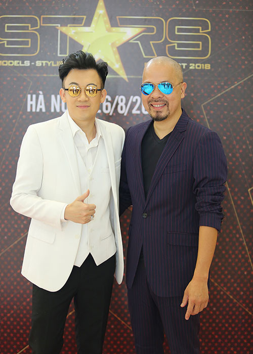 Ca sĩ Dương Triệu Vũ, NTK Đức Hùng cũng là giám khảo tại sự kiện.